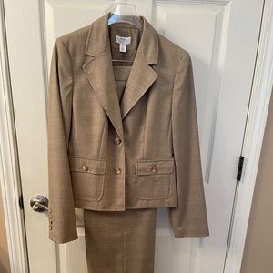Loft Tan Plaid Pantsuit.  Jacket 4, Pants 6.  EUC